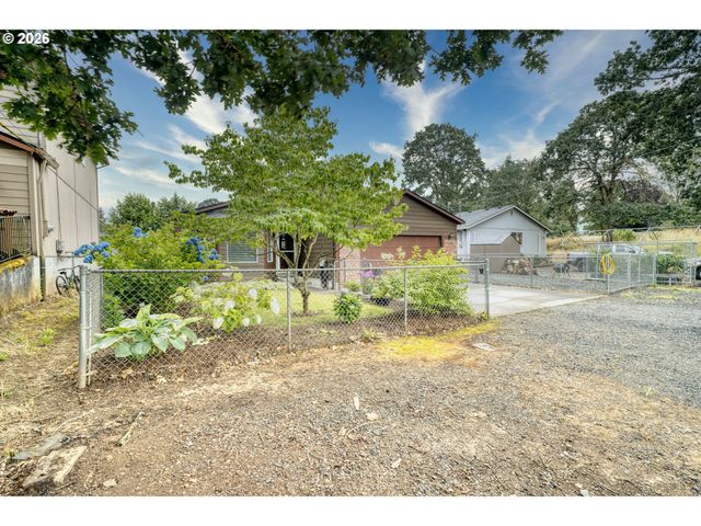 355 S 13TH St, St Helens, OR 97051