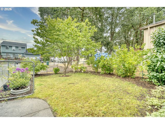 355 S 13TH St, St Helens, OR 97051