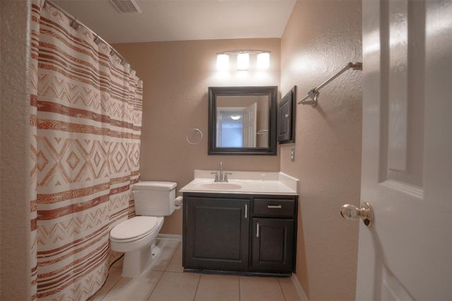 23 Endor Forest Place, The Woodlands, TX 77382