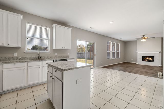 1009 Terrace View Drive, Fort Worth, TX 76108