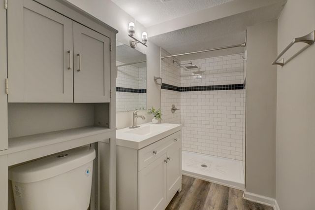 5881 Lexington Avenue N, Shoreview, MN 55126