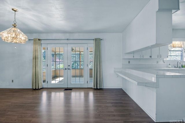 15602 Oakcrest Lane, Little Rock, AR 72206