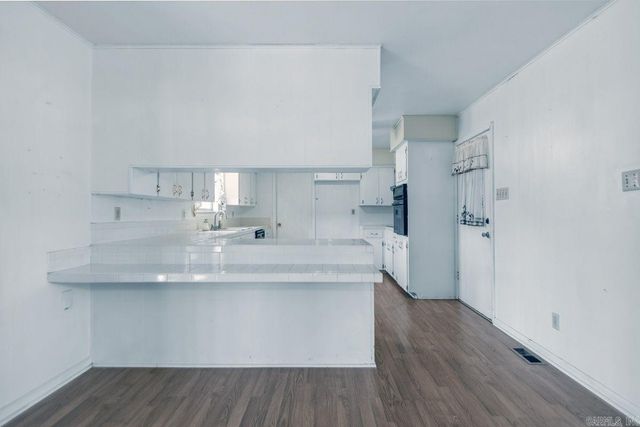 15602 Oakcrest Lane, Little Rock, AR 72206