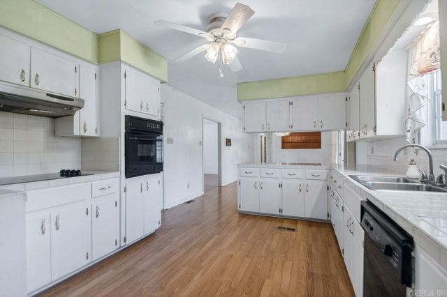 15602 Oakcrest Lane, Little Rock, AR 72206