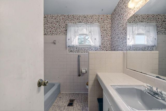 15602 Oakcrest Lane, Little Rock, AR 72206