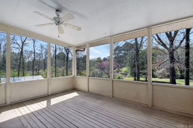 15602 Oakcrest Lane, Little Rock, AR 72206