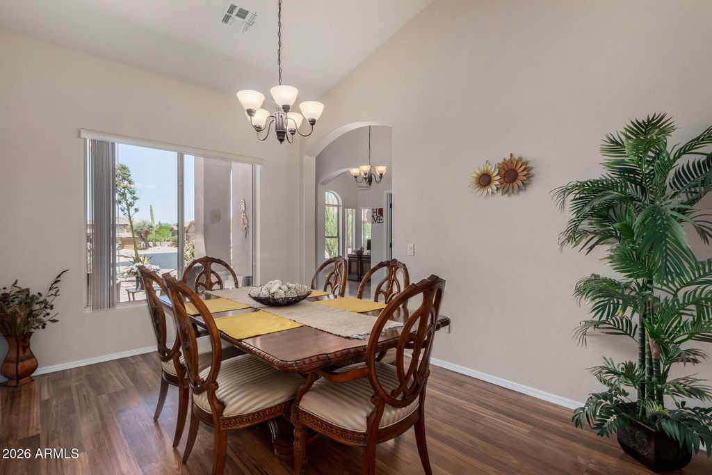 Image 13 of property listing at 7762 E RUSSELL Circle, Mesa, AZ 85207