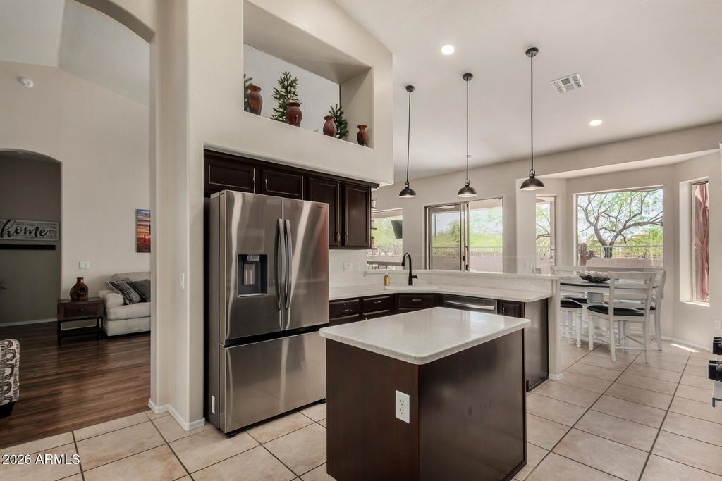 Image 17 of property listing at 7762 E RUSSELL Circle, Mesa, AZ 85207