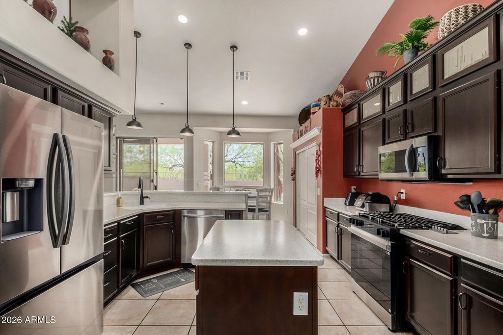 Image 18 of property listing at 7762 E RUSSELL Circle, Mesa, AZ 85207