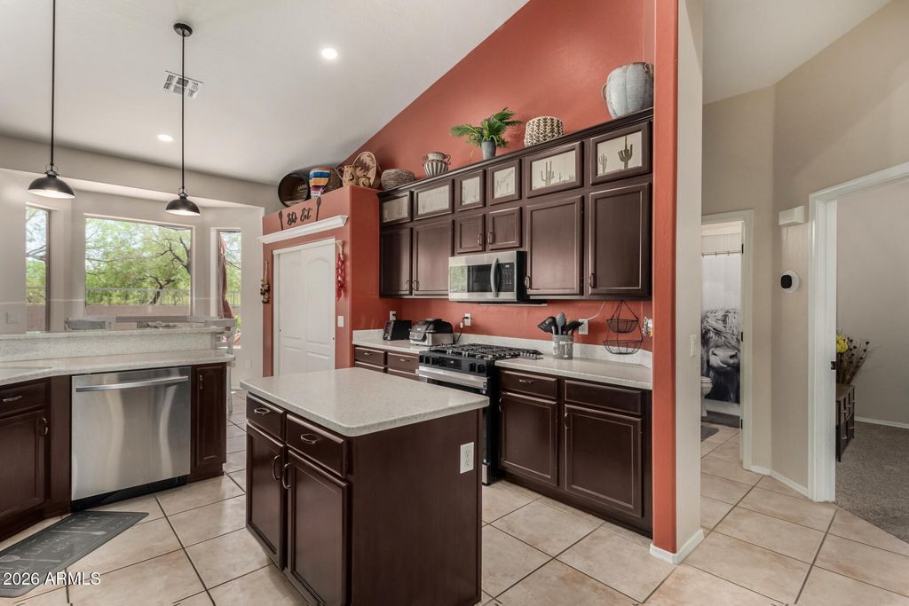 Image 19 of property listing at 7762 E RUSSELL Circle, Mesa, AZ 85207