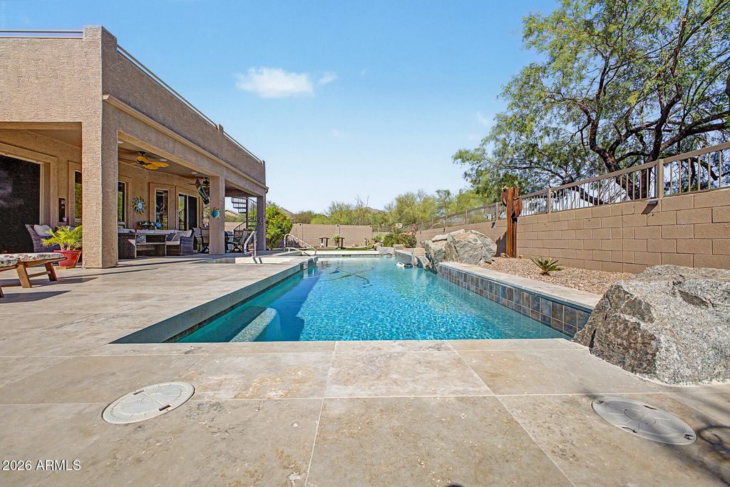 Image 2 of property listing at 7762 E RUSSELL Circle, Mesa, AZ 85207