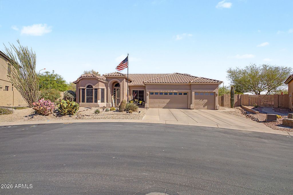 Image 3 of property listing at 7762 E RUSSELL Circle, Mesa, AZ 85207