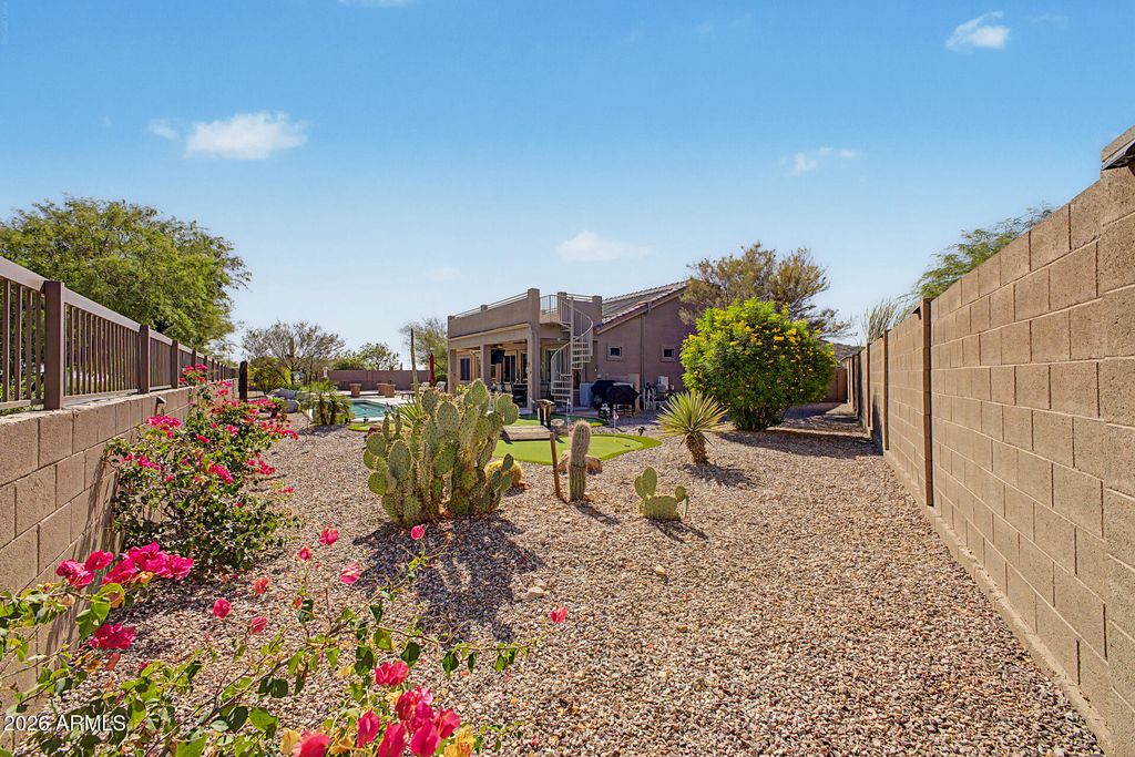 Image 37 of property listing at 7762 E RUSSELL Circle, Mesa, AZ 85207