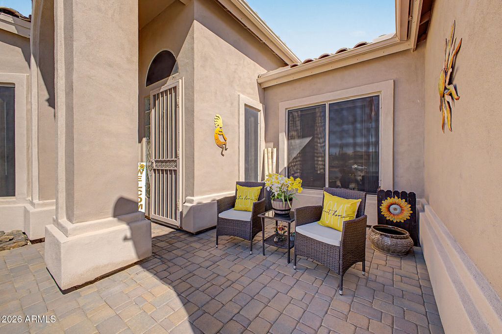 Image 4 of property listing at 7762 E RUSSELL Circle, Mesa, AZ 85207
