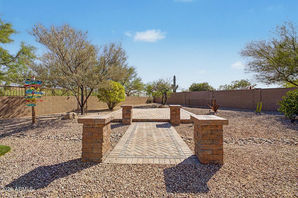 Image 41 of property listing at 7762 E RUSSELL Circle, Mesa, AZ 85207