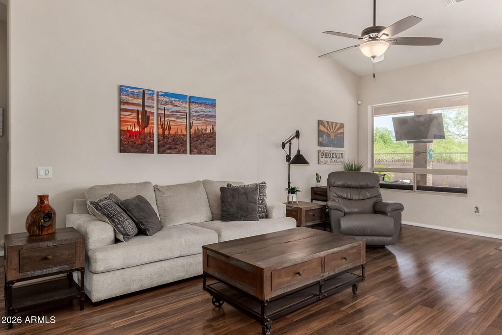 Image 9 of property listing at 7762 E RUSSELL Circle, Mesa, AZ 85207