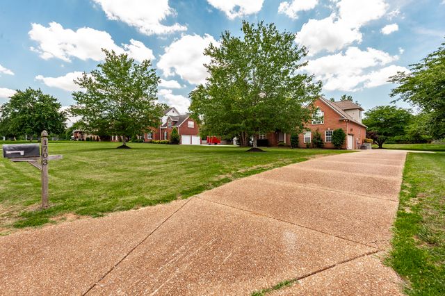 1703 Wrencrest Dr, Mount Juliet, TN 37122