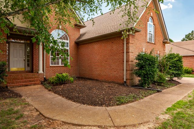 1703 Wrencrest Dr, Mount Juliet, TN 37122
