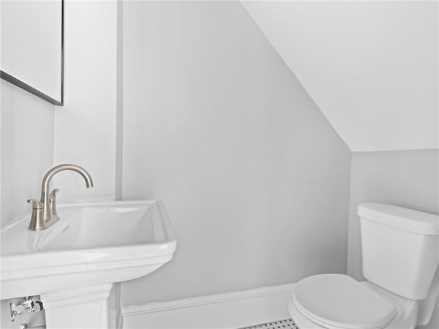 493 Academy Avenue, Providence, RI 02908