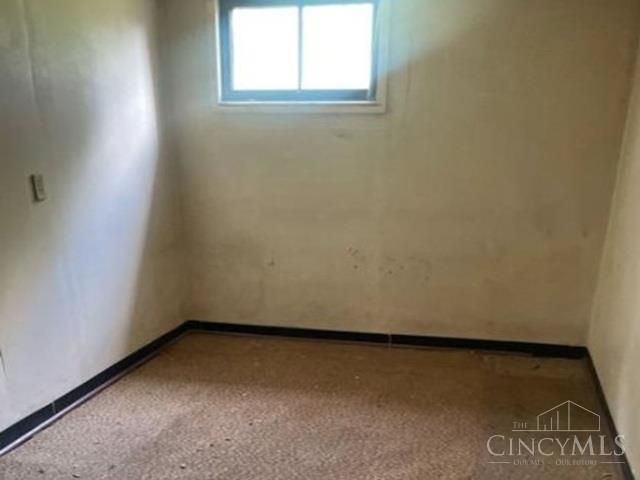 81 E Galbraith Road, Cincinnati, OH 45216