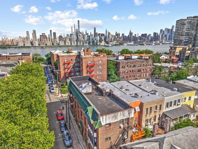33 62nd street 1, West New York Town, NJ 07093