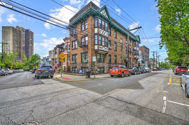 33 62nd street 1, West New York Town, NJ 07093