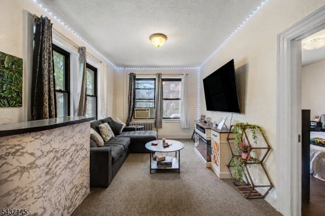 33 62nd street 1, West New York Town, NJ 07093