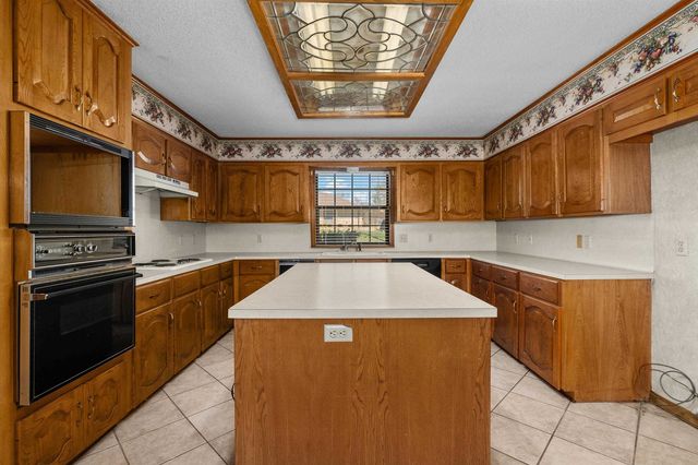 1605 McAllen, Henderson, TX 75654