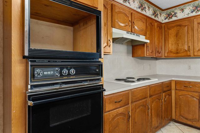 1605 McAllen, Henderson, TX 75654