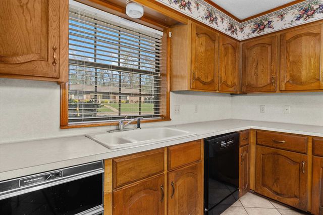 1605 McAllen, Henderson, TX 75654