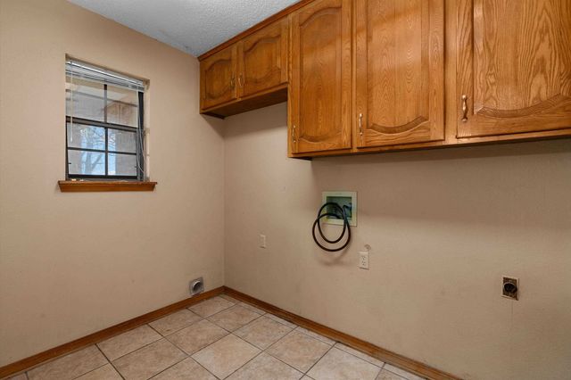1605 McAllen, Henderson, TX 75654
