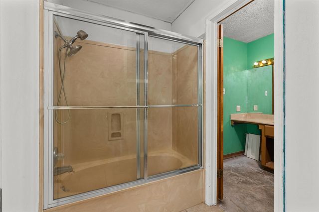 1605 McAllen, Henderson, TX 75654