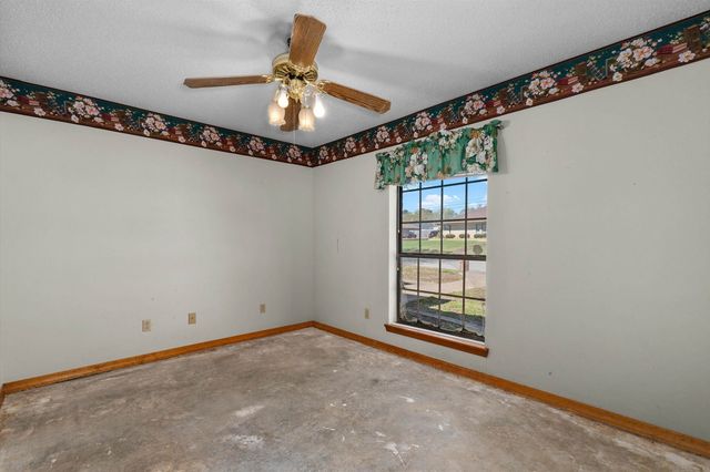 1605 McAllen, Henderson, TX 75654