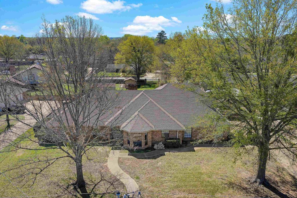 1605 McAllen, Henderson, TX 75654