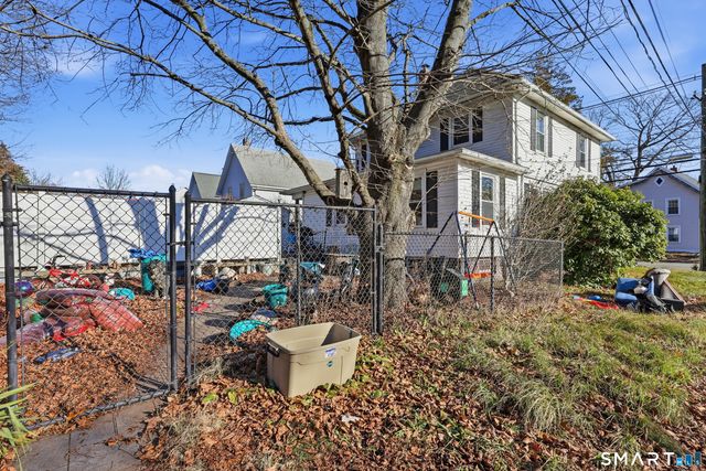 556 Boswell Avenue, Norwich, CT 06360