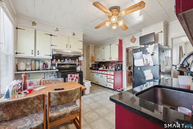 556 Boswell Avenue, Norwich, CT 06360