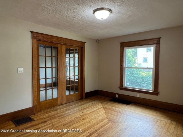 1729 Maplewood Avenue, Lansing, MI 48910
