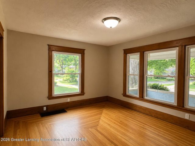 1729 Maplewood Avenue, Lansing, MI 48910