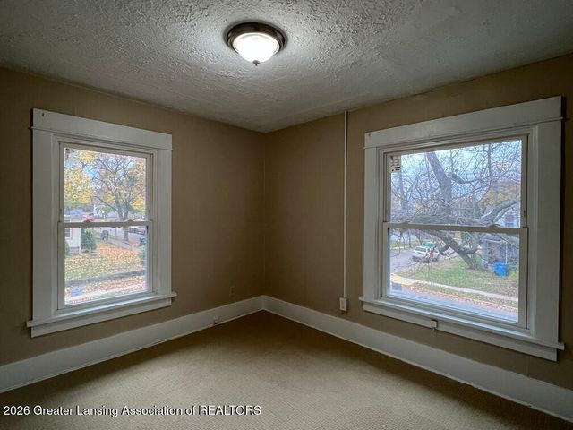 1729 Maplewood Avenue, Lansing, MI 48910
