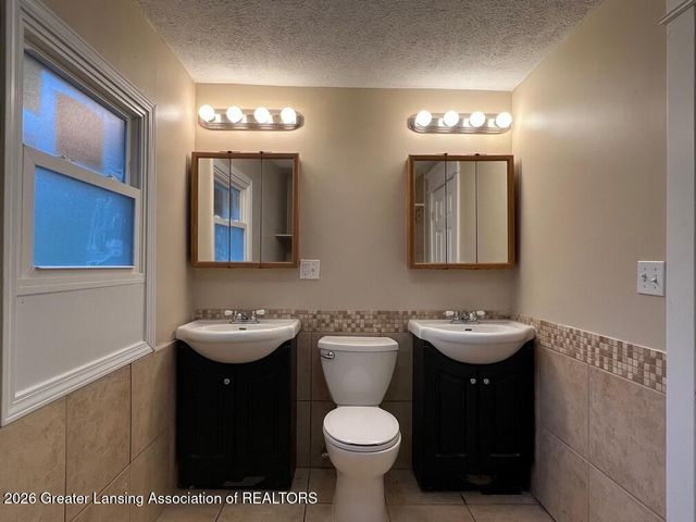 1729 Maplewood Avenue, Lansing, MI 48910