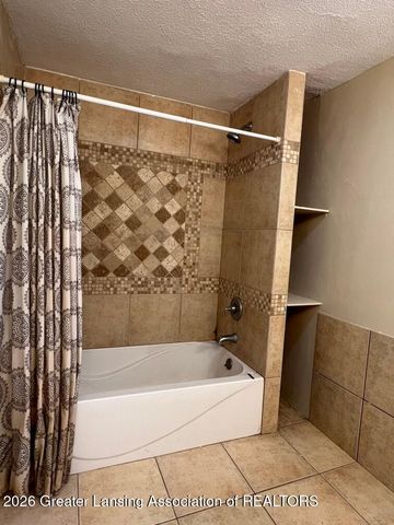 1729 Maplewood Avenue, Lansing, MI 48910
