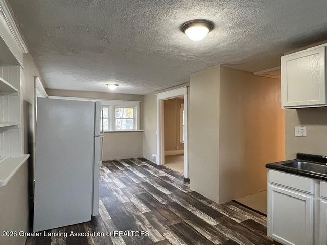 1729 Maplewood Avenue, Lansing, MI 48910