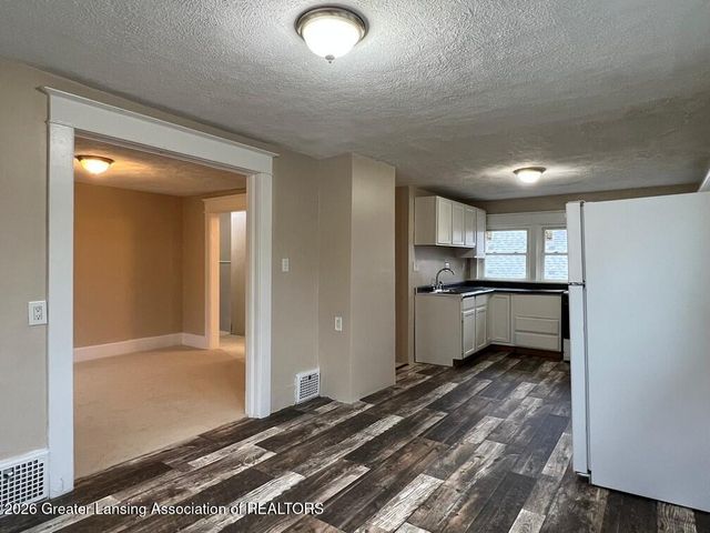 1729 Maplewood Avenue, Lansing, MI 48910