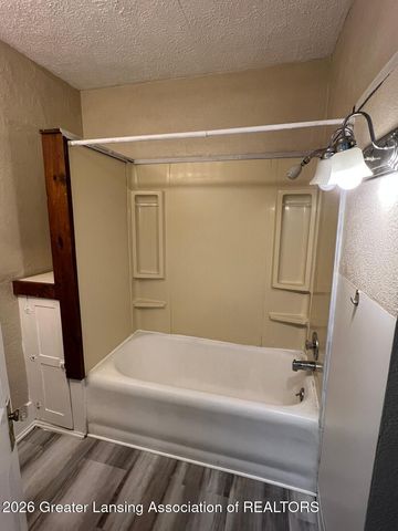 1729 Maplewood Avenue, Lansing, MI 48910