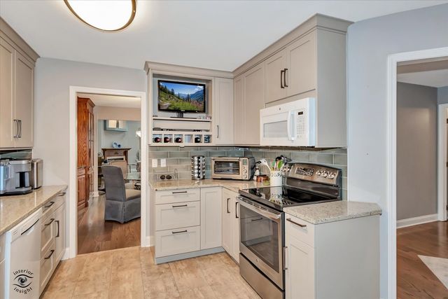 14727 Golf Road, Orland Park, IL 60462