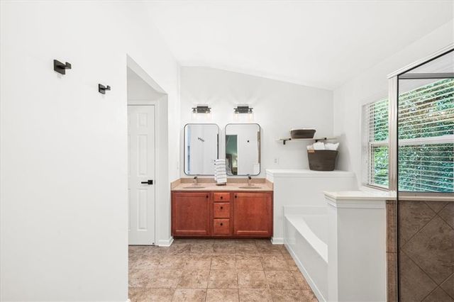 4977 Berkeley Oak Drive, Peachtree Corners, GA 30092