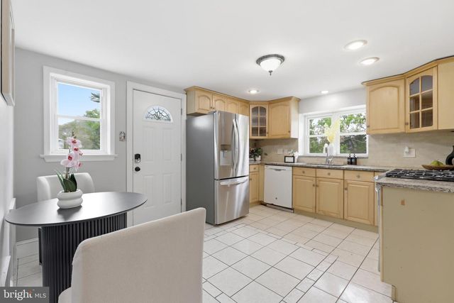 718 CHESTNUT AVE, Laurel Springs, NJ 08021