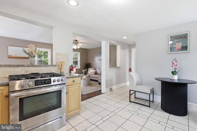 718 CHESTNUT AVE, Laurel Springs, NJ 08021