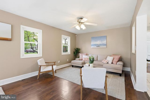 718 CHESTNUT AVE, Laurel Springs, NJ 08021