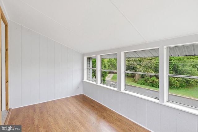 718 CHESTNUT AVE, Laurel Springs, NJ 08021